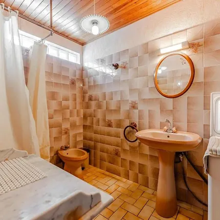 Ideal Gelegenes Haus In Ruhiger Lage By Interhome 펜션