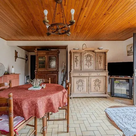 Hébergement de vacances Ideal Gelegenes Haus In Ruhiger Lage By Interhome