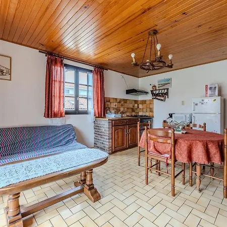 Hébergement de vacances Ideal Gelegenes Haus In Ruhiger Lage By Interhome